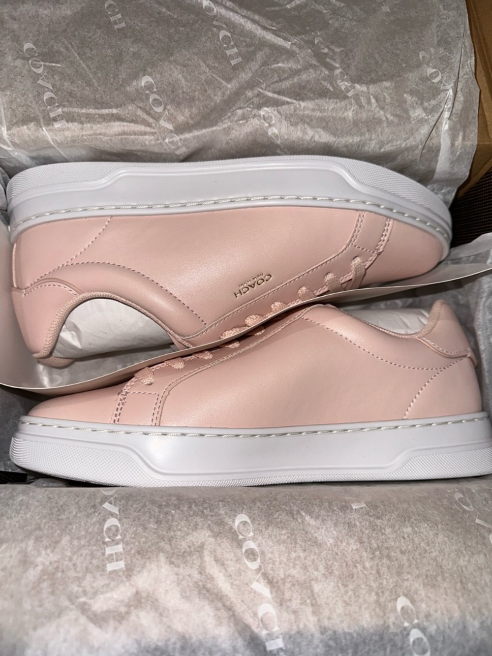 COACH Women's Blush Pink Leather Low-Top Sneakers 💗 - Picture 2 of 9